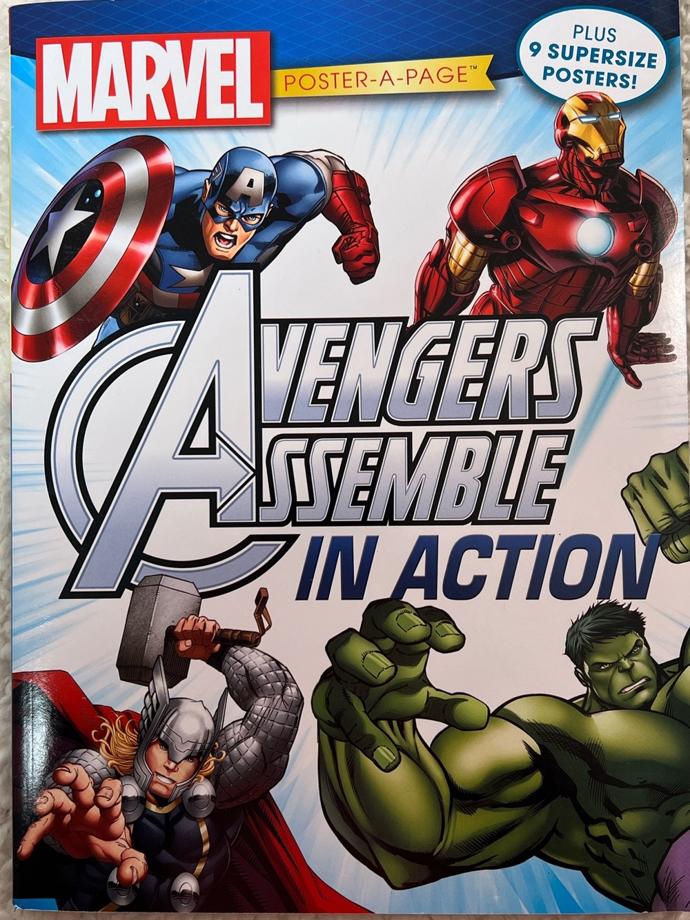 MARVEL Avengers Assemble in Action Poster-A-Page Book